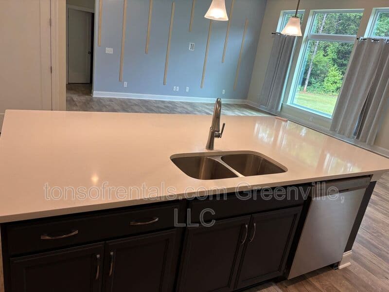 Enoree House: 271 Rocky Ridge Road
