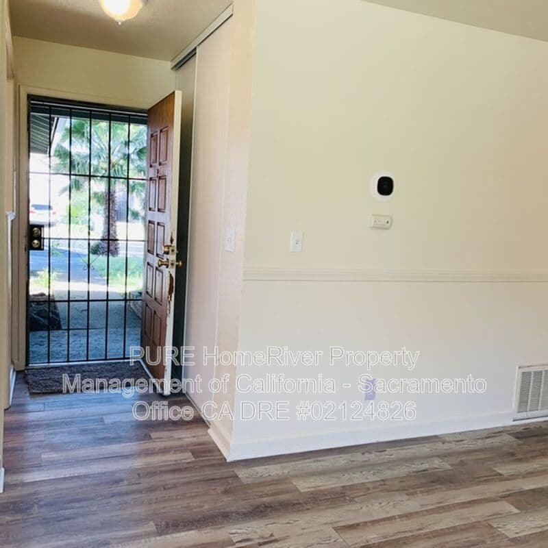 Sacramento House: 5320 Andrea Boulevard