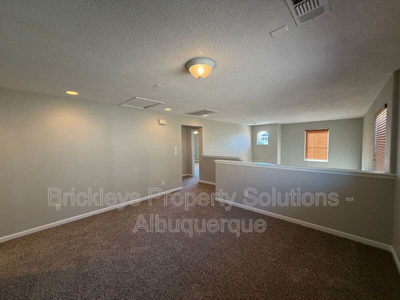 Rio Rancho House: 418 Paseo Roja Pl NE