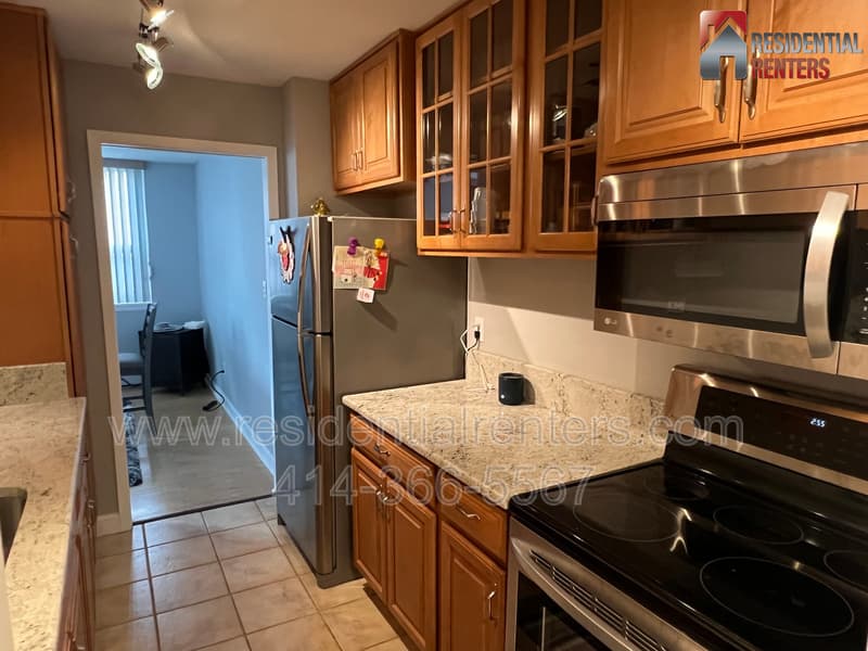 Milwaukee Condo: 1707 N Prospect Avenue
