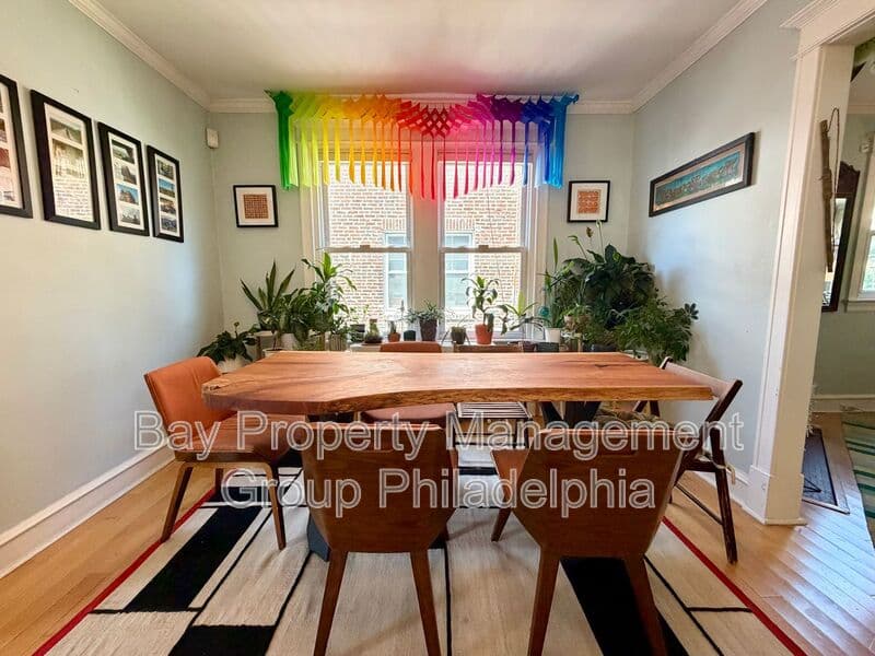 Upper Darby House: 216 Glencoe Rd