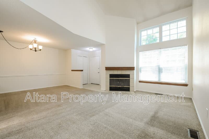 Aurora Townhome: 10041 E Mexico Ave