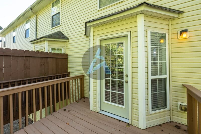 Woodstock Townhome: 437 Red Coat Ln