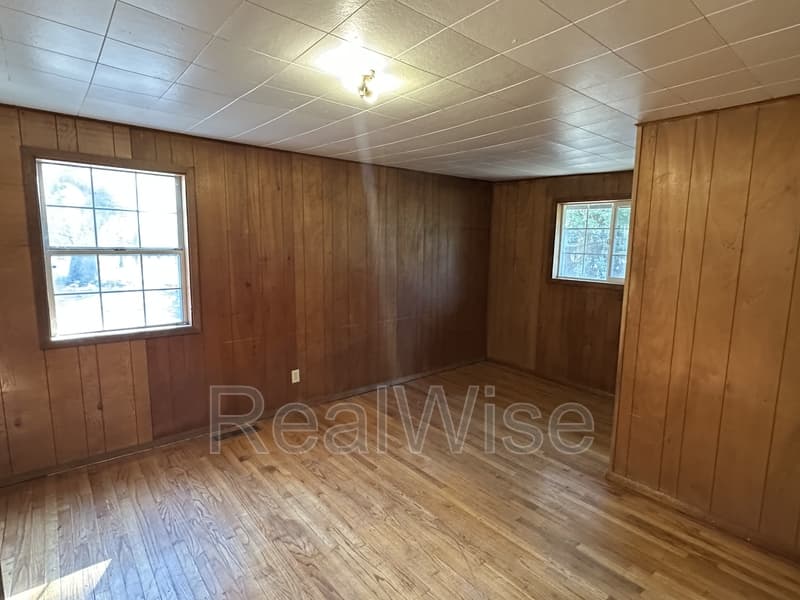 Rogue River House: 2978 E Evans Creek Rd