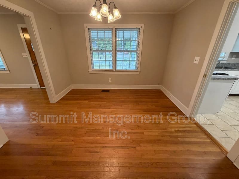 Covington House: 5118 Newton Drive NE