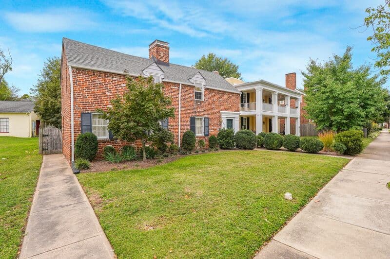 Fredericksburg House: 708 Kenmore Ave