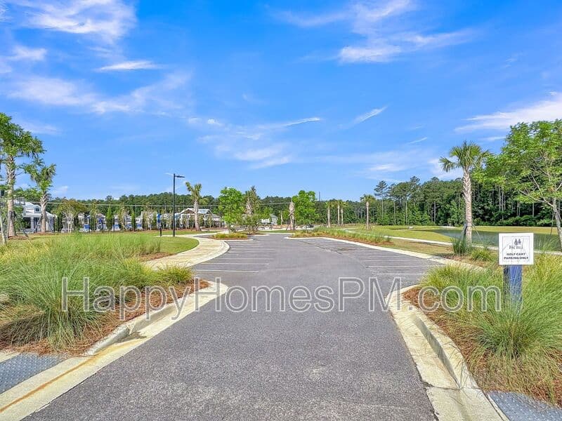 Summerville House: 509 Red Twig Rd