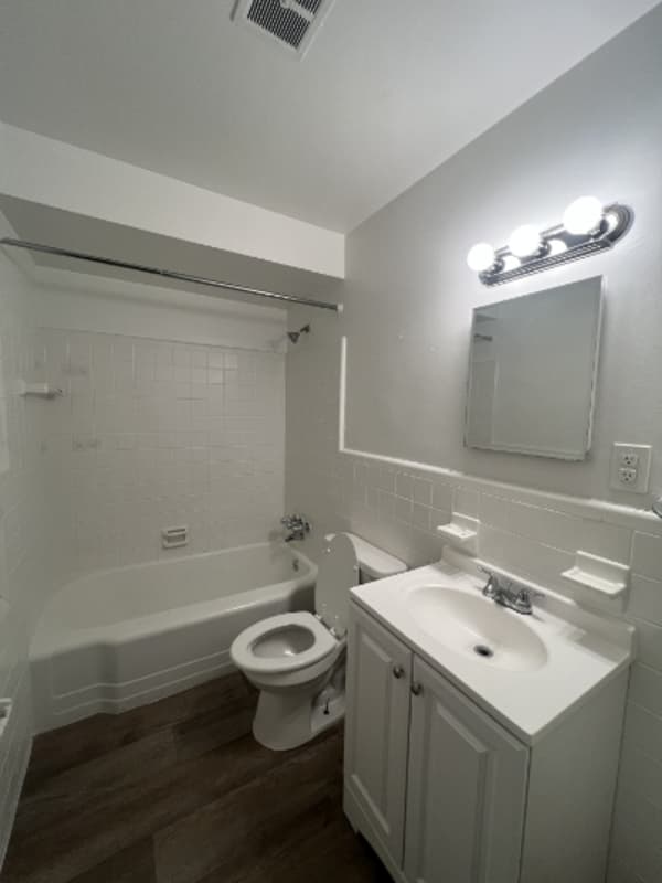 Wayne Condo: 35505 Michigan - Apt 2