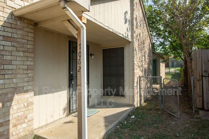 Dallas House: 7062 Pineberry Road