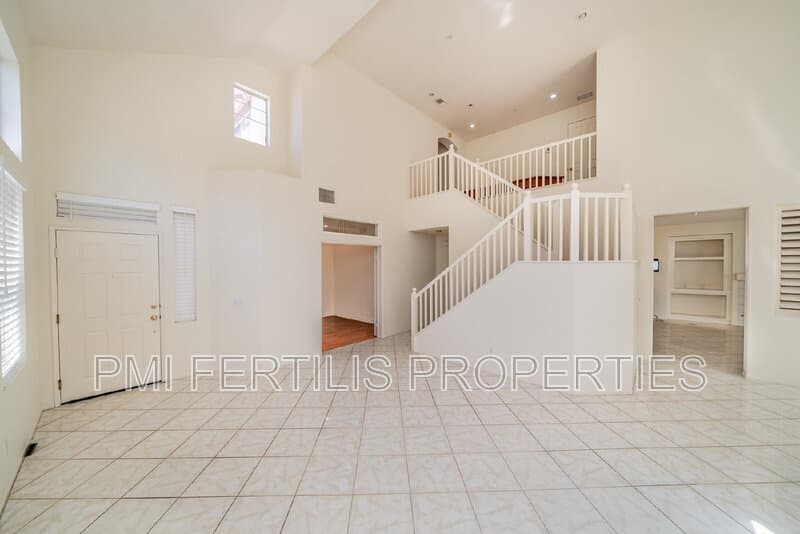 Fontana House: 5055 Saint Albert Dr