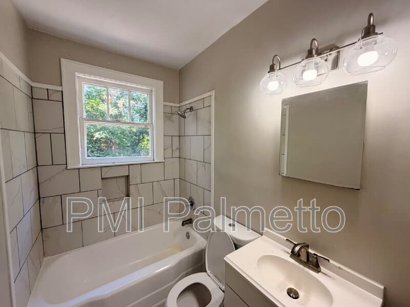 Columbia House: 1304 Mount Vernon Street