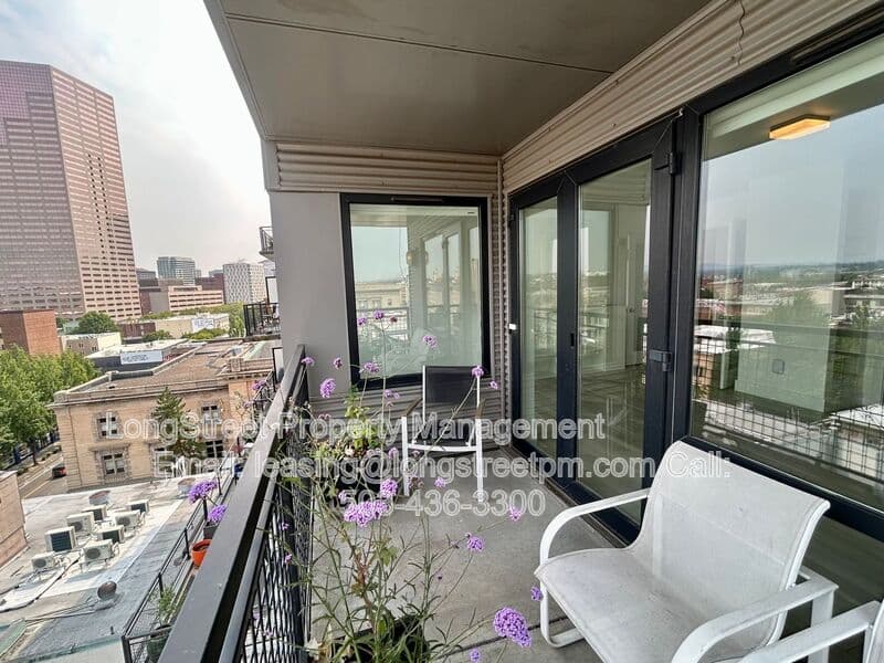 Portland Condo: 300 NW 8th Ave