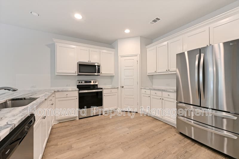 Arlington House: 6834 Neal's Way