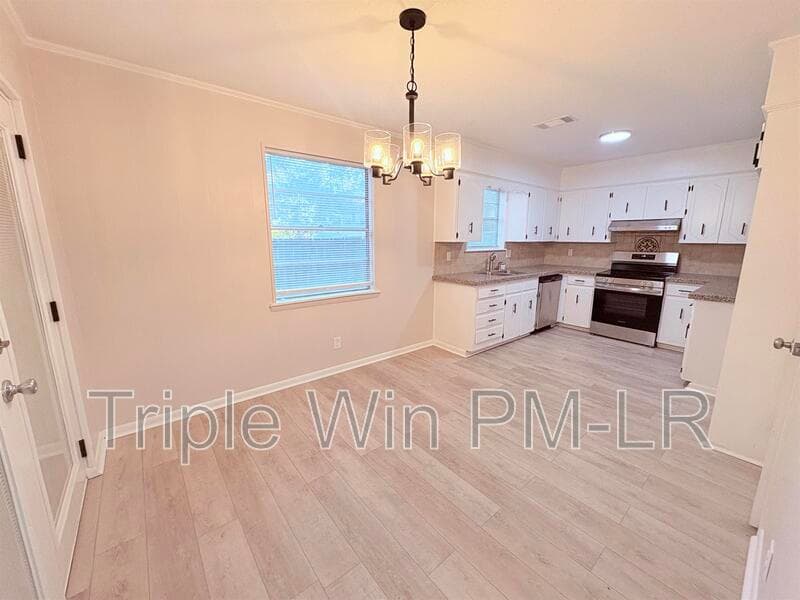Little Rock House: 11819 Ashwood Drive
