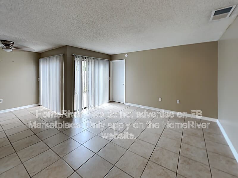 Kissimmee Townhome: 565 Hunter Cir