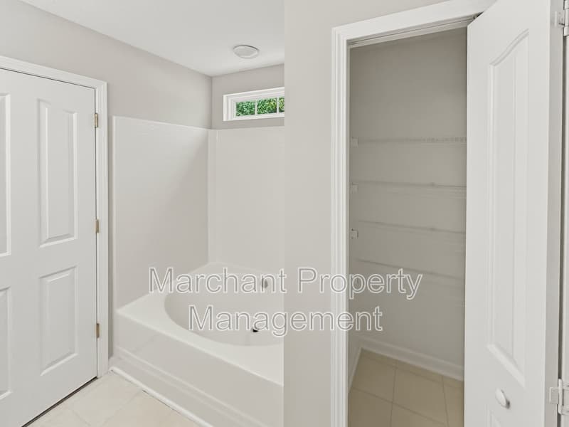 Greer House: 776 Waterbrook Lane