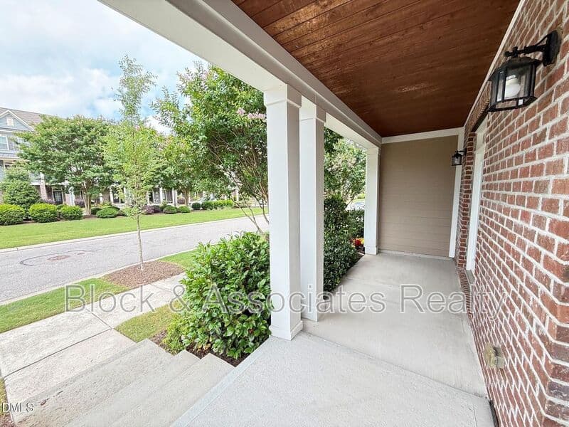 Wake Forest House: 537 Austin View Blvd