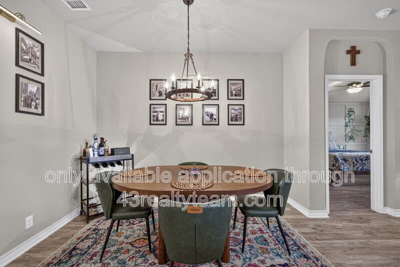 San Antonio House: 15562 Gray Catbird