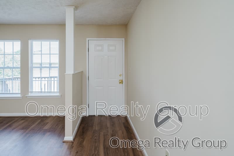 Jemison Condo: 156 Patton St W