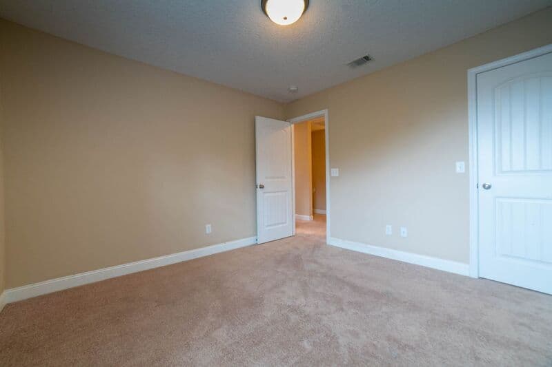 Hinesville House: 211 Augusta Way