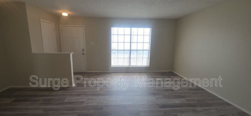 Benbrook Condo: 237 Vista Way