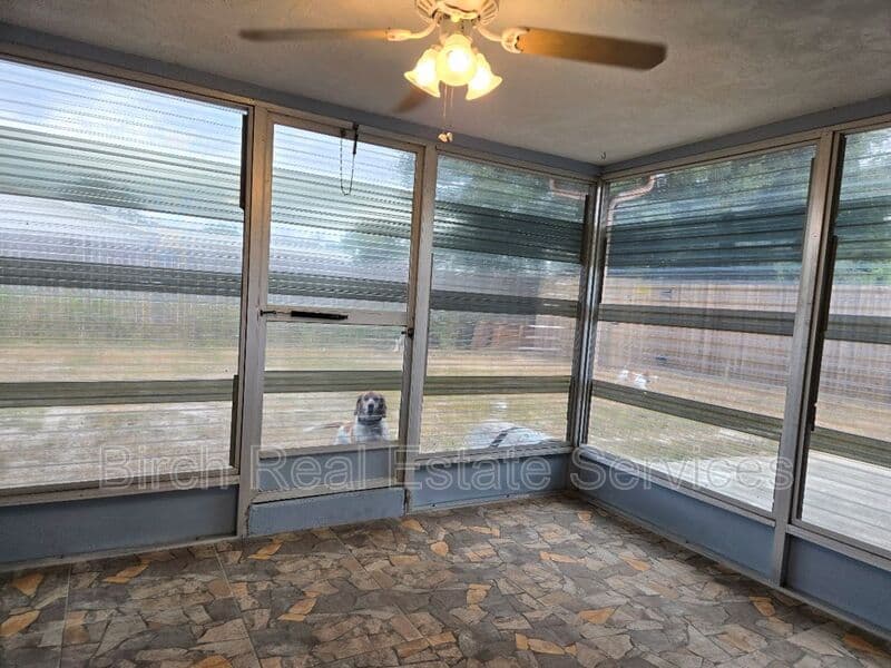 Holiday House: 3545 Nixon Rd