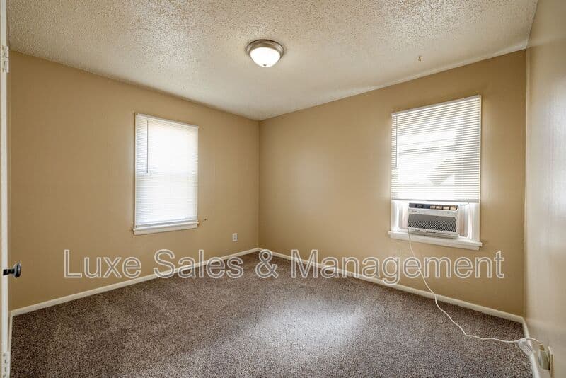 Warr Acres House: 5605 N. Donald Ave.