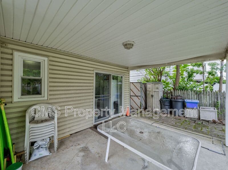 Carteret House: 74 Markowitz St