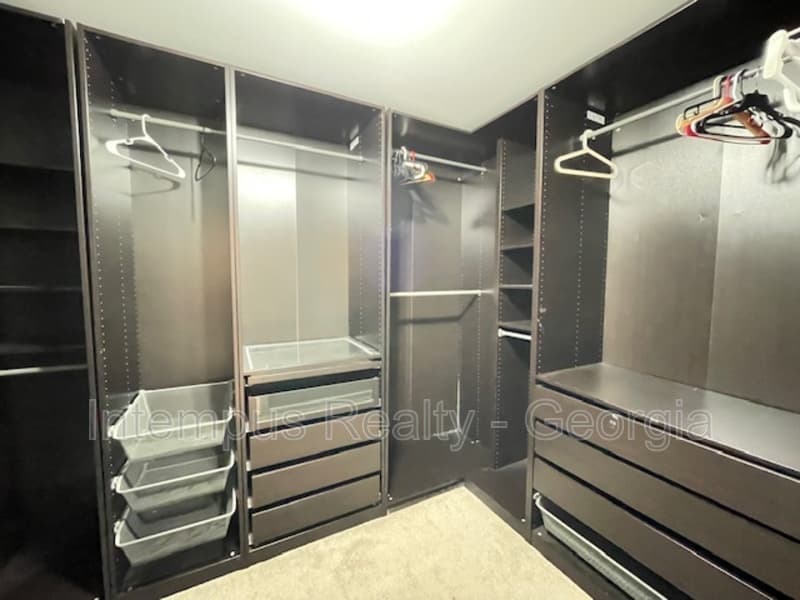 Powder Springs House: 3816 Thackary Dr