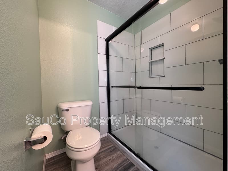 Hillsboro House: 948 SE Elina Ave