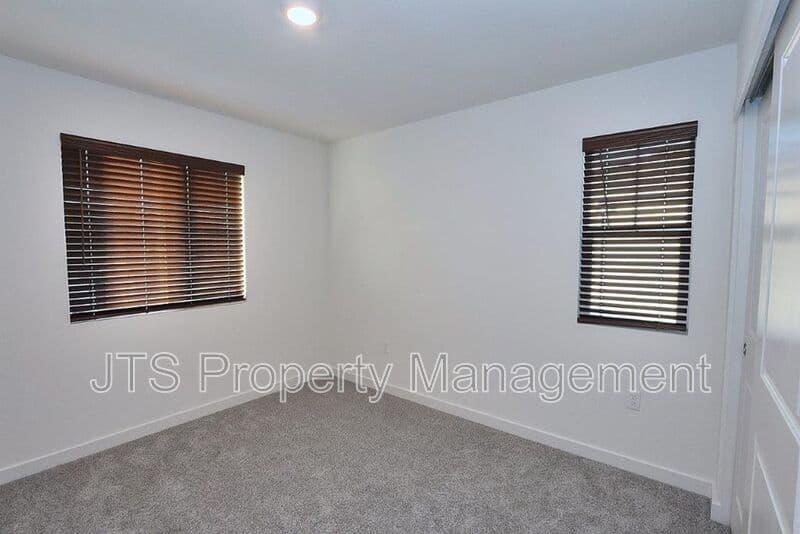 Roseville House: 2049 Shady Tree Circle