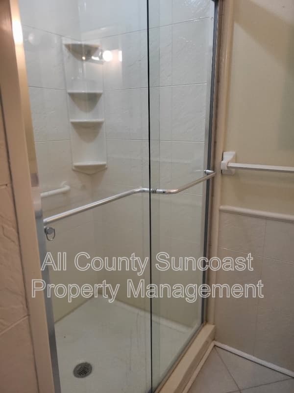 Largo Condo: 1211 11th Circle SE