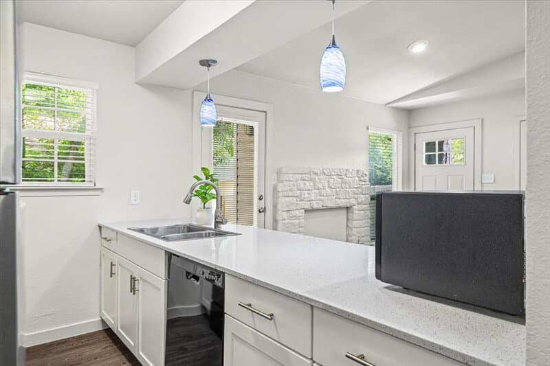 Austin Condo: 826 King Albert Street - B