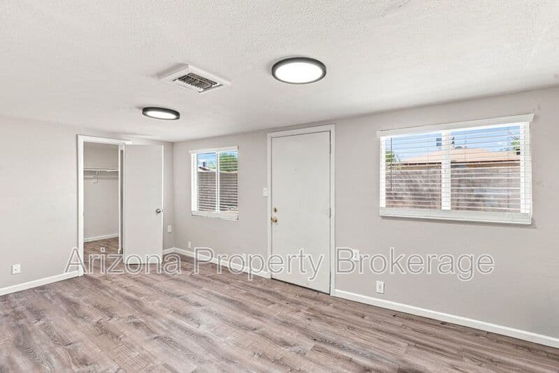 Phoenix House: 3302 W. Solano Dr. South