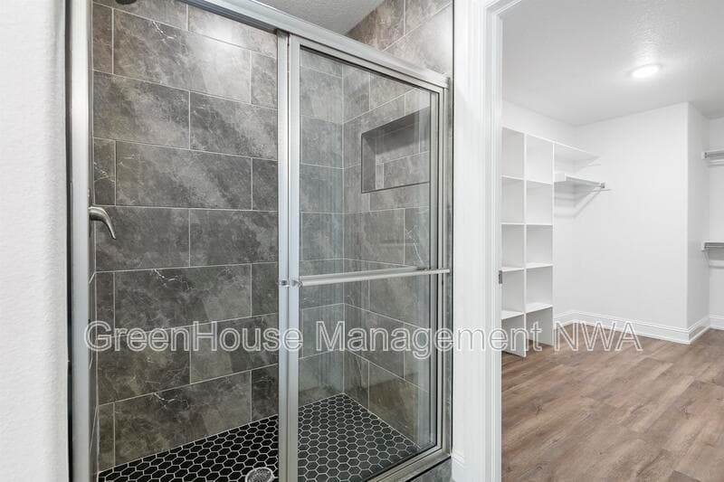 Siloam Springs House: 710 W Jillian Street