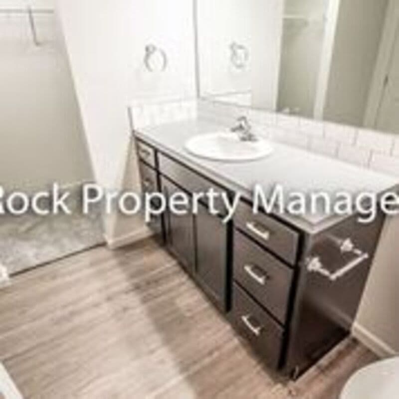 Spokane Valley Condo: 2009 North Flora Road