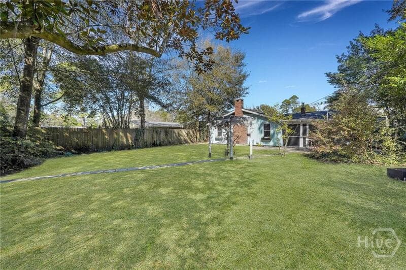 Savannah House: 2337 Shirley Drive