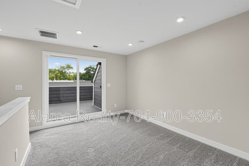 Charlotte Townhome: 3737 S Tryon St