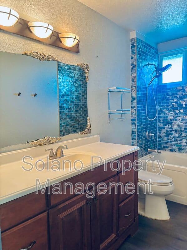 Vacaville House: 349 Temple Drive