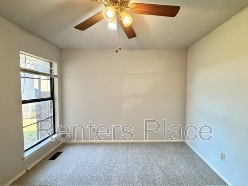 Tulsa House: 1525 E 73rd Pl