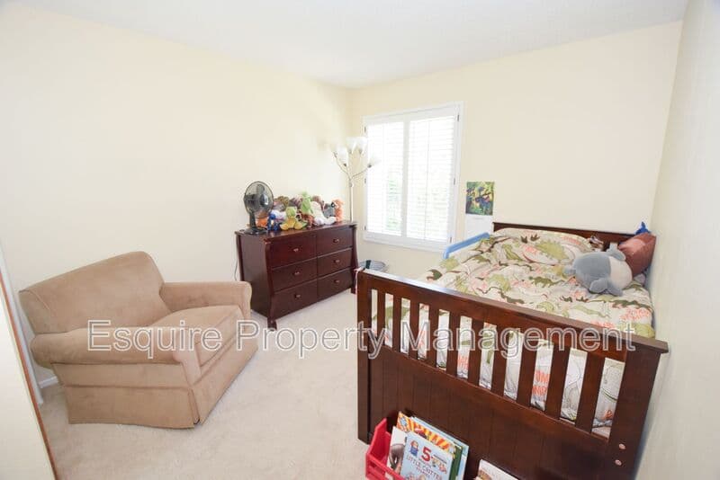 CAMARILLO House: 2474 PARKWAY DR