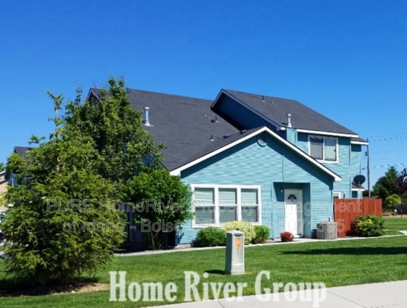 Nampa House: 1304 S Ivy St