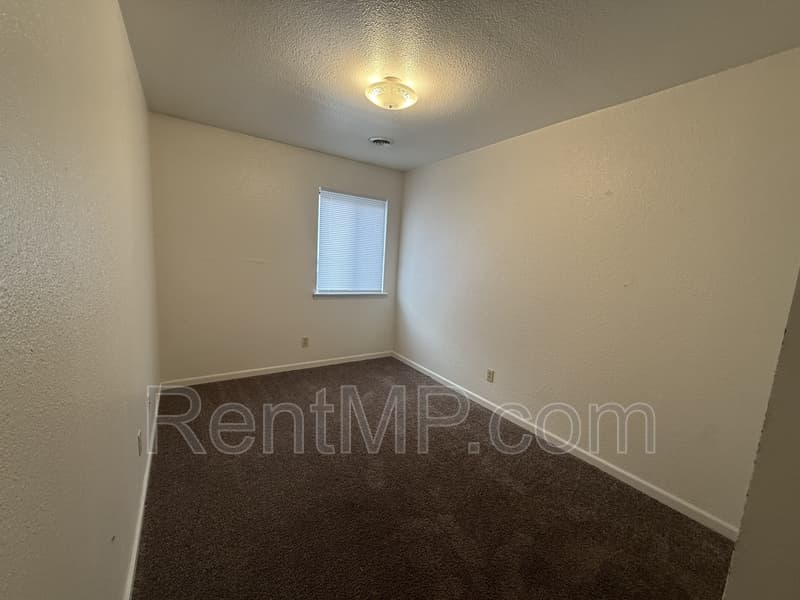Mt Pleasant Townhome: 722 W Broomfield - Unit H01