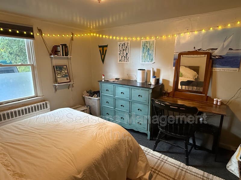 Burlington Condo: 14 Dans Court - 14