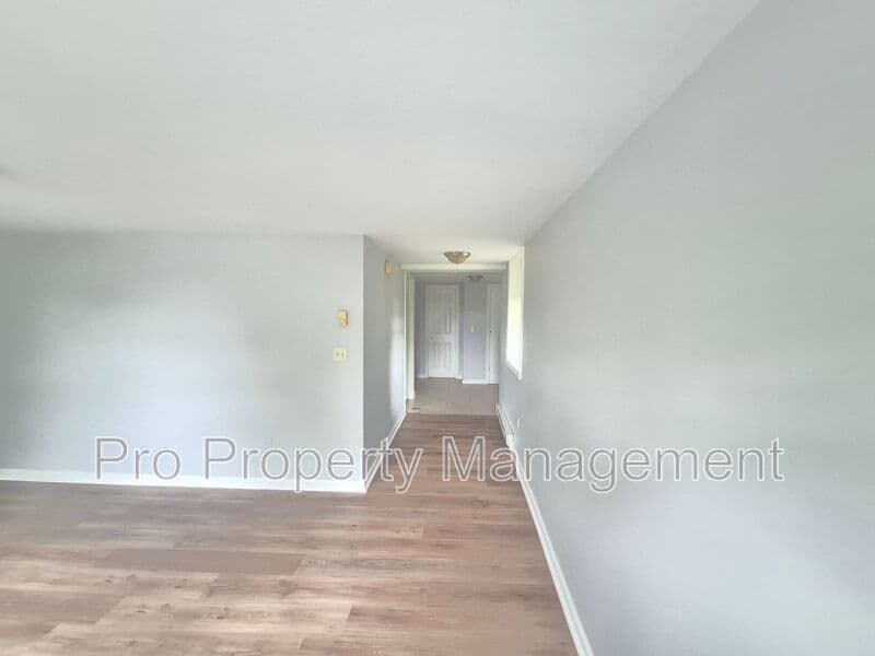 Oakville House: 14 Edgewood Rd