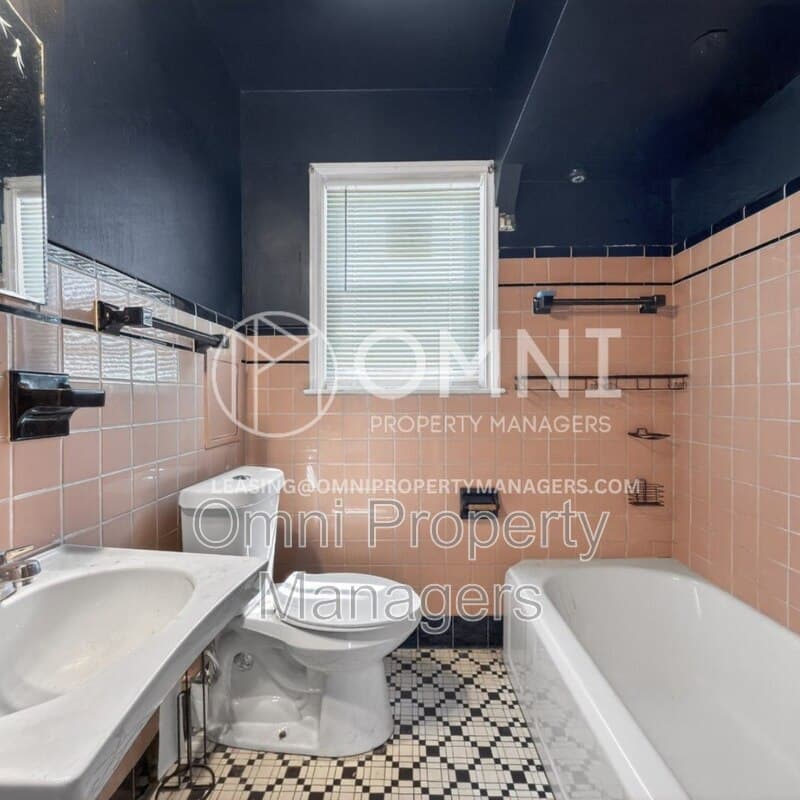 Detroit House: 11529 Roxbury St
