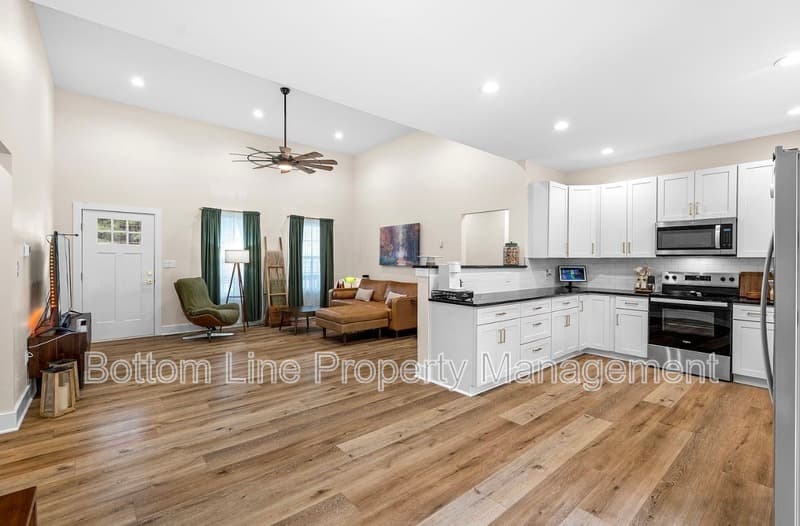Crouse House: 2462 Shoal Rd