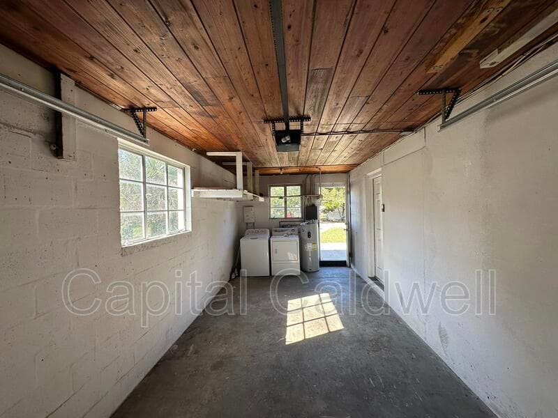 Clearwater House: 18 N Meteor Ave