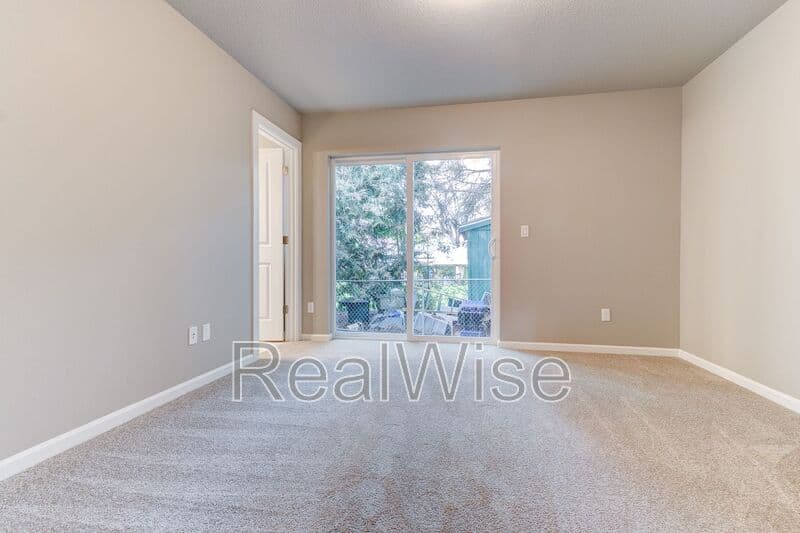 Aloha Townhome: 21303 SW Ortiz Ln