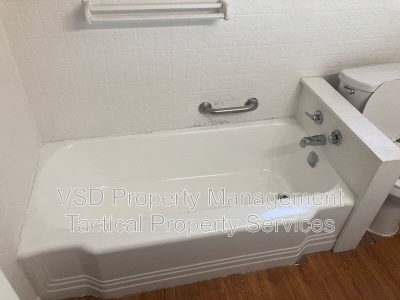 Garfield Heights House: 4630 E 86 St